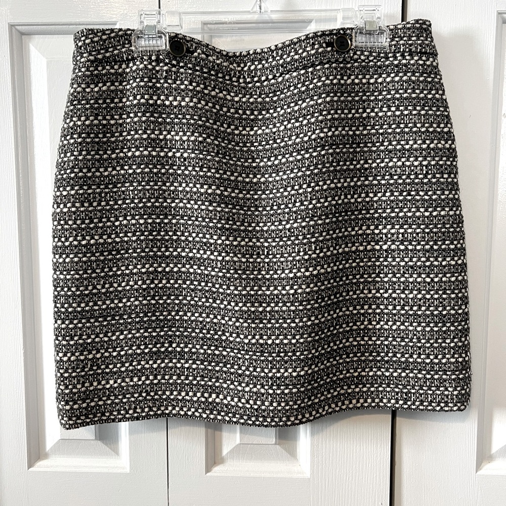 LOFT black and white skirt. Size 12